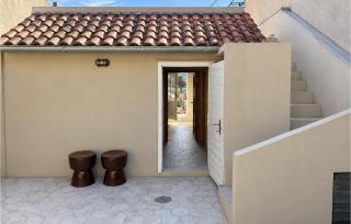 Awesome Home In Jelsa - 9