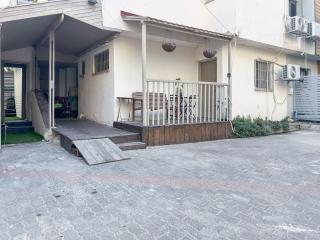 Studio with Terrace & Free Parking - 8