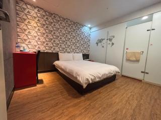 Funny Ximen Hotel - 3