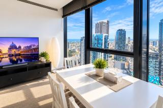 LvL 40 Skyline 2BR Balcony Epic Melbourne Views Free Parking - 8
