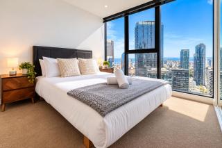 LvL 40 Skyline 2BR Balcony Epic Melbourne Views Free Parking - 4