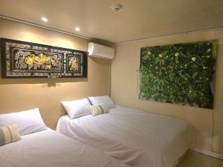 Jongno FULLHOUSE Near DDP & Gyeongbokgung Parking 85inch TV - 8