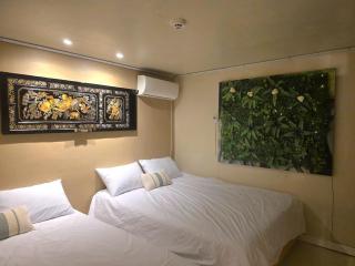 Jongno FULLHOUSE Near DDP & Gyeongbokgung Parking 85inch TV - 2