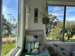 Wylah Cottage for a Peaceful Bruny Island Escape with Water Views, Fireplace & Wildlife Aplenty - 9