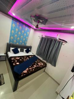Neelkanth pg house - 2