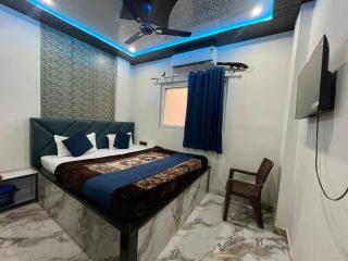 Neelkanth pg house - 0