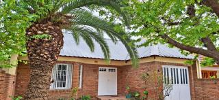 Beautiful house 10 blocks from the Basilica, with a garage - 0