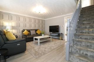 Signature - Windsor House - 8