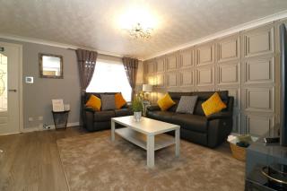 Signature - Windsor House - 7