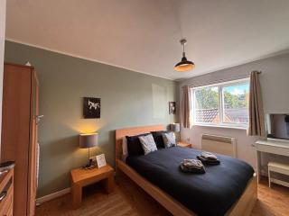Modern 1-Bed Flat in Wigan - 9