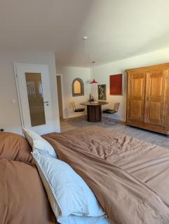 Cozy & central with mountain views! - 8