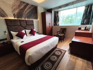 hotel theparkview prayagraj - 5