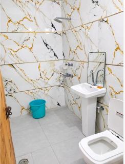 Hotel Kaushal Near Old Bus Stop Ghaziabad - 4