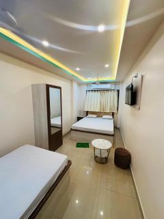 Hotel Highway Inn - 8