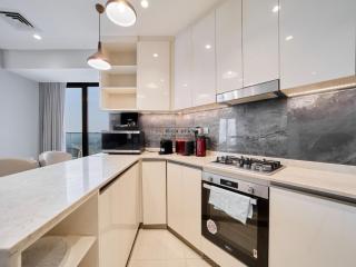 Luxe Haven 2BR in Nobles, Business Bay - 3