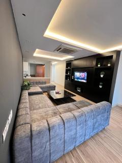 Goldcrest Mall & Apartments DHA - 5