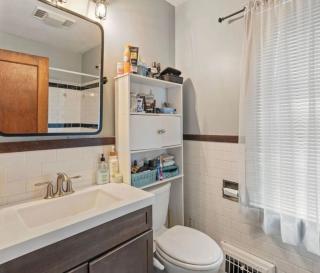 Resell Geneseo Apartment - 8