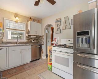 Resell Geneseo Apartment - 3