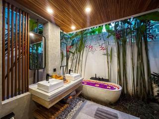 Tiny Villa Nyanyi - 2 BR Stylish Villa Private Pool 5 mins from Beach - 0