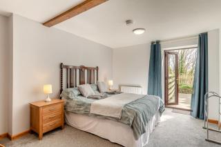 3 Bed in Woodford oc-f33368 - 2