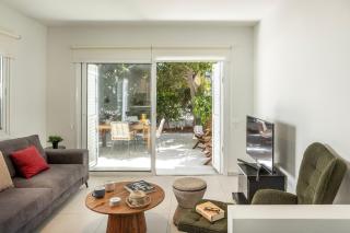 Dion Fig Tree Bay - 1