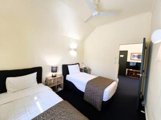 The Peaks Motor Inn - 5