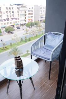 Elegant 1BR Near Eiffel Tower Balcony & Netflix - 7