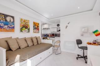 Old Town Apartments 50m Beach and Shop - 8