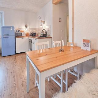 Cozy Apartment near Rhine Falls & Zurich - 3