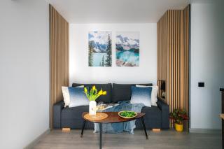 Family Garden House with Outdoor Jacuzzi, Free Parking, Playground, BBQ and AC - 8