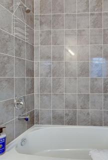 Sassafras Oasis Sleeps 14 - All Season Retreat Near Barrie - 1
