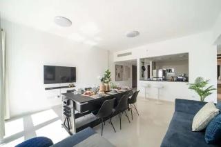 Waterfront 2BR Near Reem Mall, ADGM & Louvre Abu Dhabi Sleeps 7 - Abu Dhabi - 5