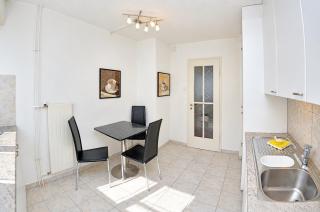 Queen Bed, Private Balcony, Central - Ghost 11 - 6