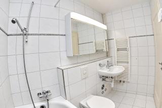 Queen Bed, Private Balcony, Central - Ghost 11 - 5