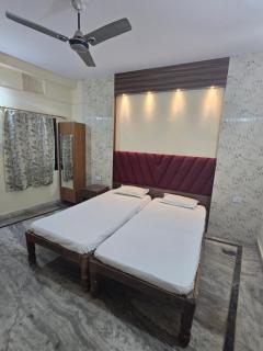 Sri Sai Guest House - 9