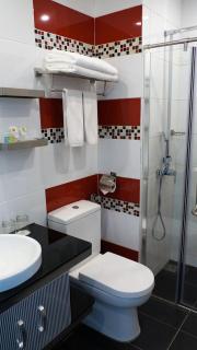 Pine Garden Hotel - Kuching - 6