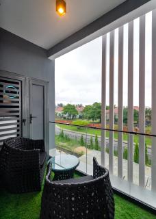 Stunning and Spacious 2 Bedroom Apartment - 5