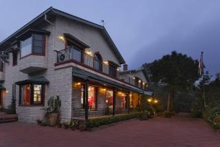 V are Family Mistair Estate- 10BHK Pet Friendly Luxury Estate with a Pool Table, Bonfire & BBQ - 8