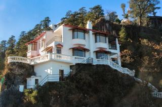 V are Family Trishul- 4BHK Pet Friendly Luxury Villa with Lush Garden & BBQ near Mall Road - 0