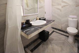 V are Family Trishul- 4BHK Pet Friendly Luxury Villa with Lush Garden & BBQ near Mall Road - 1