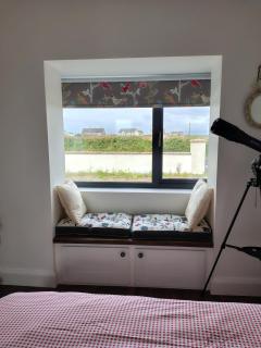 Bright & Spacious Seaside Bungalow, Spanish Point - 4