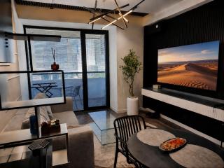City View Premium 1BR - Balcony - City Center - Metro - Fast WiFi - 4