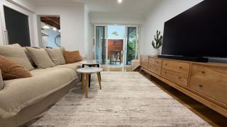 Indian Ocean Sunsets, Luxe 4x2 home opposite Mettams Pool - 5