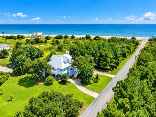 Luxury Beachside Haven with Pool and Elevator - 8