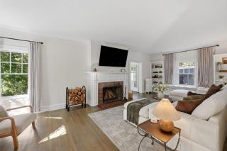 Spacious Shaker Heights Retreat Sleeps 10 - 4