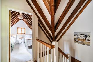 Cabin Sleeps 6 with Parking and Patio - 8