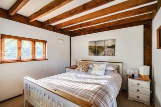 Cabin Sleeps 6 with Parking and Patio - 4
