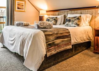 Loch Lomond Waterfront Luxury Lodges - 5