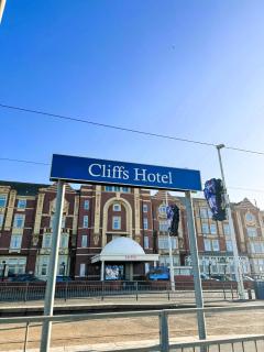 Cliffs Hotel - 9