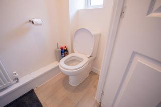 House Sleeps 7 with Garden - 3